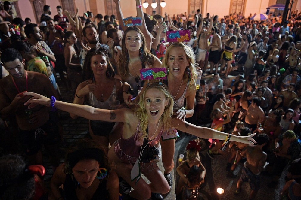 Thousands of people gather at an unofficial street party known as a Bloco in Rio de Janeirou00e2u20acu2122s city centre in Brazil February 27, 2022. u00e2u20acu201d AFP pic 