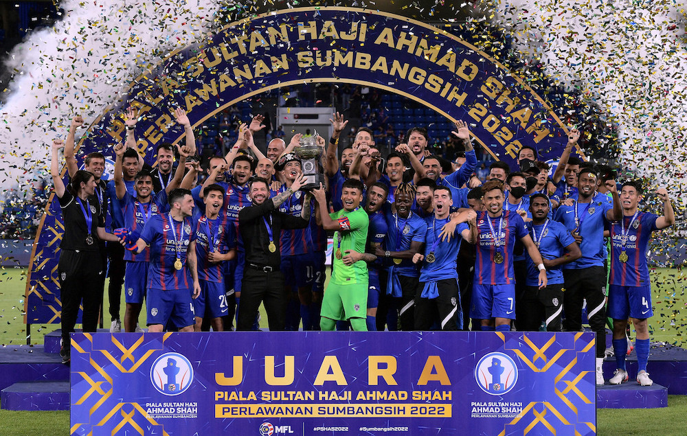 JDT players celebrate winning the Charity Shield for a record fifth time after defeating KL City FC at Iskandar Puteri February 26, 2022. u00e2u20acu201d Bernama pic