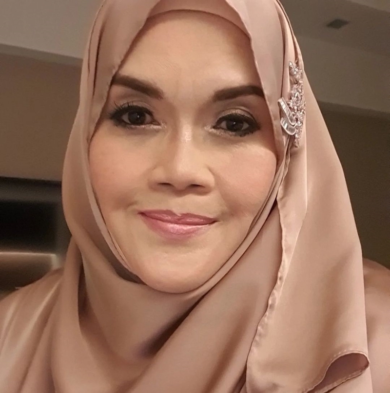 Singer Aishah confessed that she cried after learning that she had been divorced through WhatsApp. u00e2u20acu201d Picture via instagram/aishahjmm