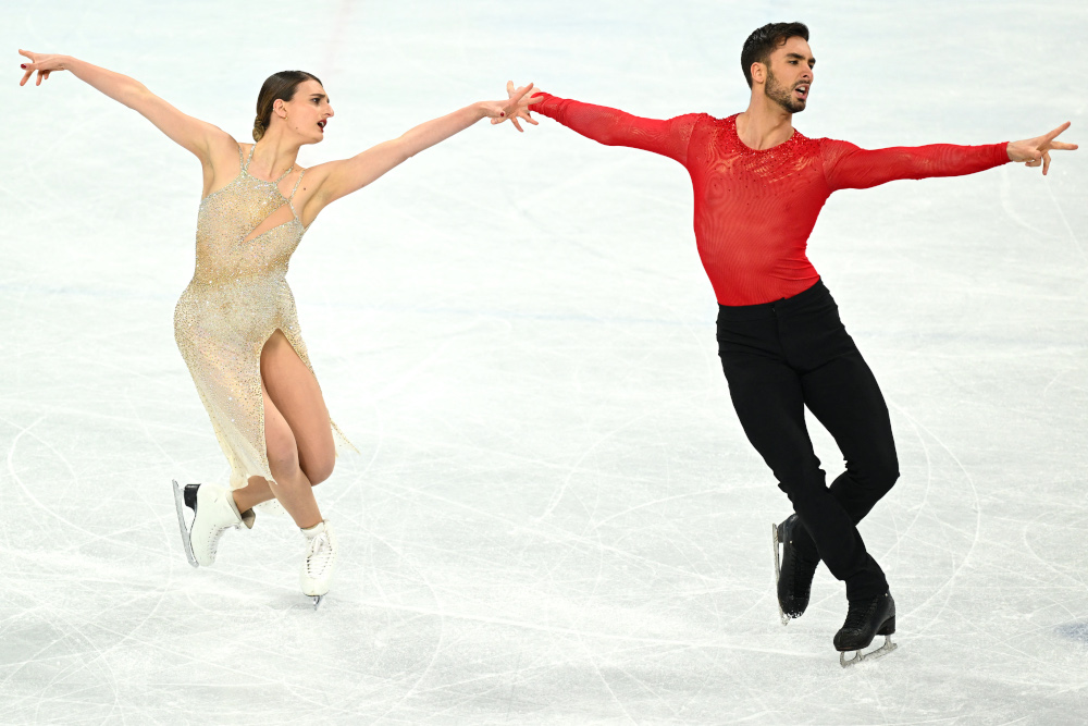 Franceu00e2u20acu2122s Gabriella Papadakis and Franceu00e2u20acu2122s Guillaume Cizeron compete in the ice dance free dance of the figure skating event at the Capital Indoor Stadium in Beijing, February 14, 2022. u00e2u20acu201d AFP picnn