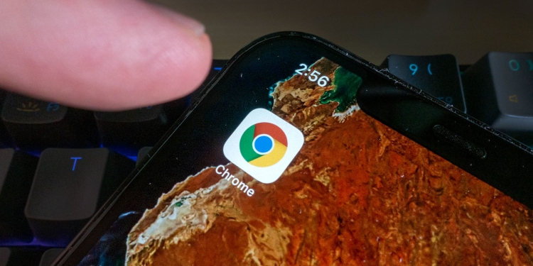 In a post on the Google Chrome Help forums, Craig, the Chrome Support Manager, writes that Google will be turning off Lite Mode on Google Chrome for Android. u00e2u20acu2022 SoyaCincau pic