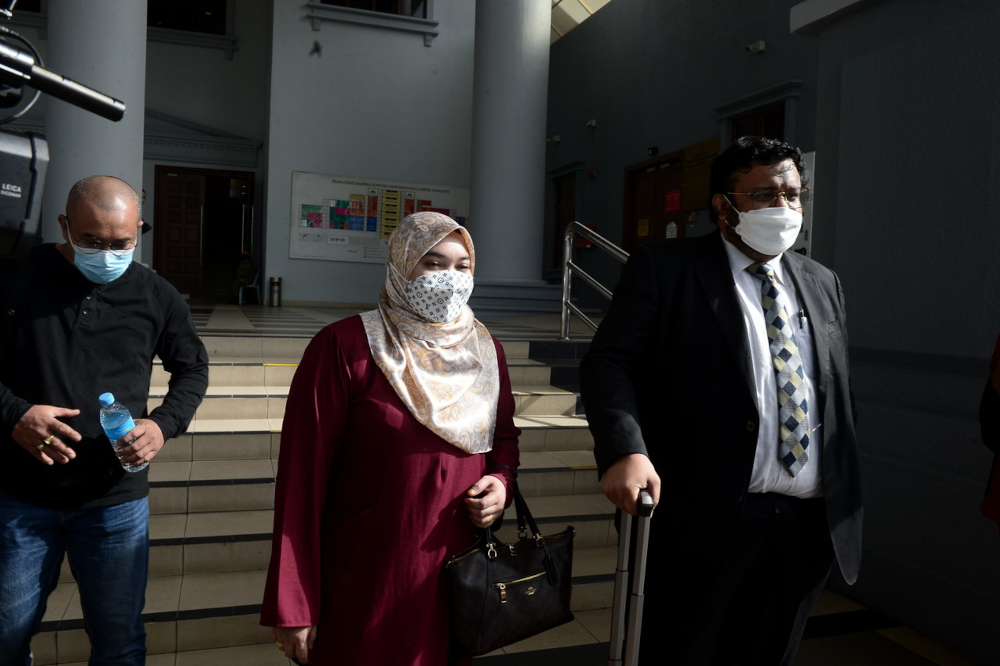 Siti Nor Hidayah Mohd Ali at the Sessions Court in Kuala Lumpur, February 18, 2022. u00e2u20acu201d Bernama pic 