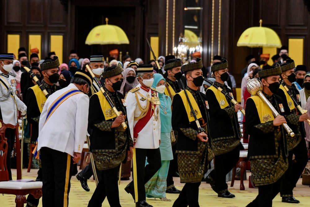 Yang di-Pertuan Agong Al-Sultan Abdullah Riu00e2u20acu2122ayatuddin Al-Mustafa Billah Shah and Raja Permaisuri Agong Tunku Hajah Azizah Aminah Maimunah Iskandariah arrive at Istana Negara February 8, 2022. u00e2u20acu2022 Bernama pic