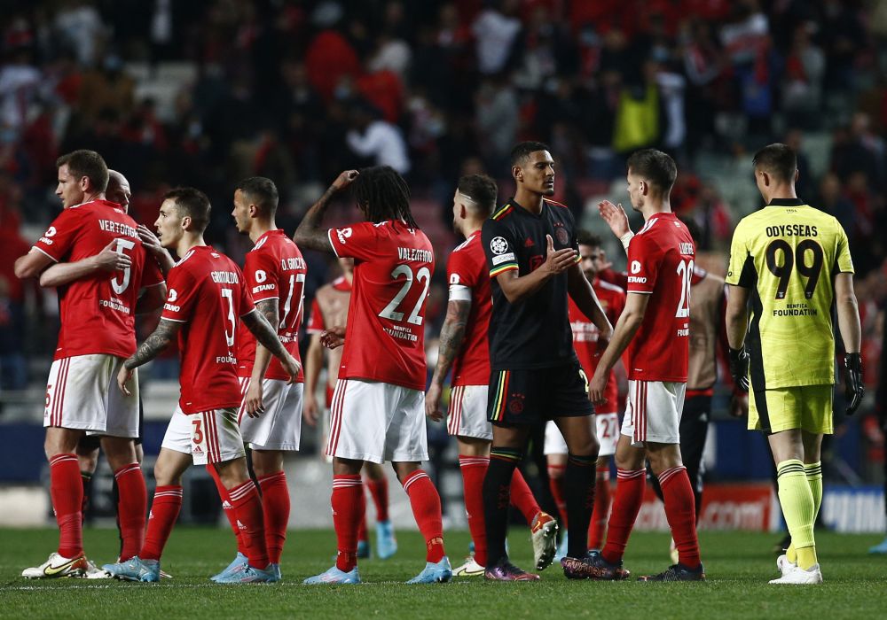 Ajax Amsterdam's Sebastien Haller shakes hands with Benfica's Julian Weigl after the match at Estadio da Luz, Lisbon February 23, 2022. u00e2u20acu201d Reuters pic