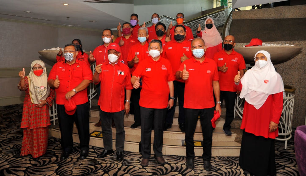 Amanah deputy president Datuk Seri Salahuddin Ayub said that there was still time for the two parties to find common ground in resolving the seat distribution that had somehow deteriorated after discussions broke down. u00e2u20acu201d Picture by Ben Tann