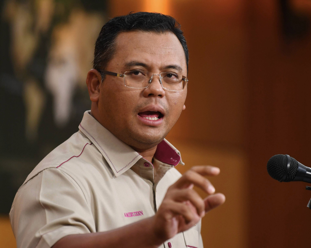 Selangor Mentri Besar Datuk Seri Amirudin Shari speaks to the media at Bangunan Sultan Salahuddin Abdul Aziz Shah, February 3, 2022. u00e2u20acu2022 Bernama pic 