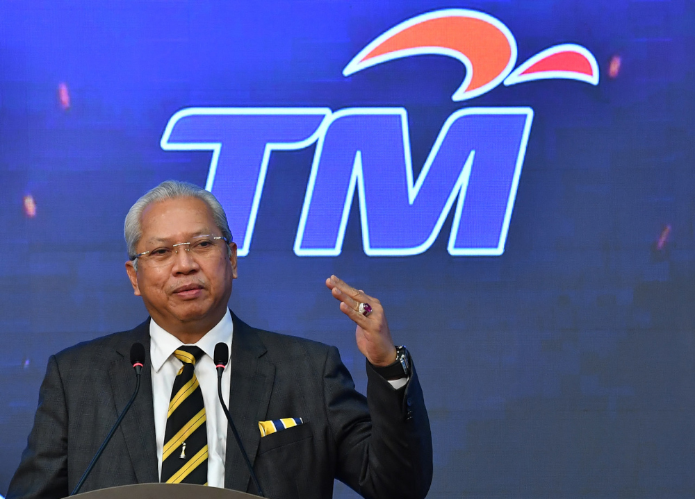Tan Sri Annuar Musa speaks at the launch ceremony of RTM as Unifiu00e2u20acu2122s broadcaster partner for the Malaysia Football League 2022, in Putrajaya, February 23, 2022. u00e2u20acu201d Bernama pic 