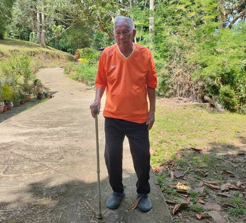 Basar now suffers mobility issues due to his advanced age. u00e2u20acu201d Borneo Post pic