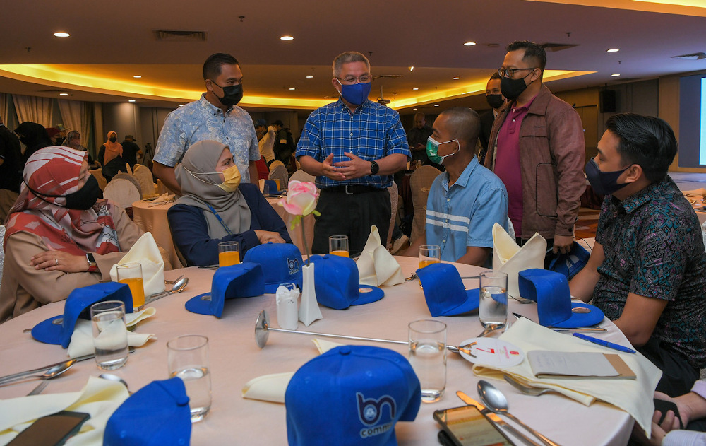 Datuk Seri Dr Adham Baba speaks to Johor Umno members in Johor Baru February 6, 2022. u00e2u20acu201d Bernama pic
