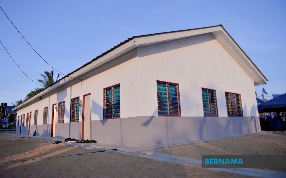 A total of 23,775 individuals have benefited from houses built by the Kedah Regional Development Authority (Keda) for the poor in the state since its establishment over 40 years ago. u00e2u20acu201d Picture via Twitter/bernama