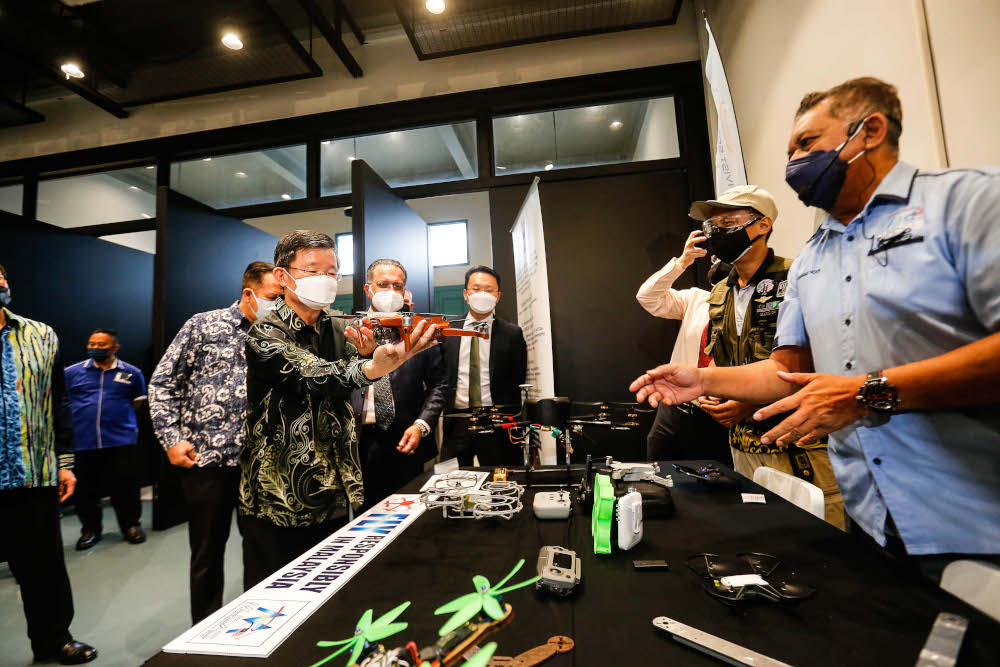 Penang Chief Minister Chow Kon Yeow visits a booth after the launch of Creative Digital District at Think City, February 25, 2022. u00e2u20acu201d Picture by Sayuti Zainudin