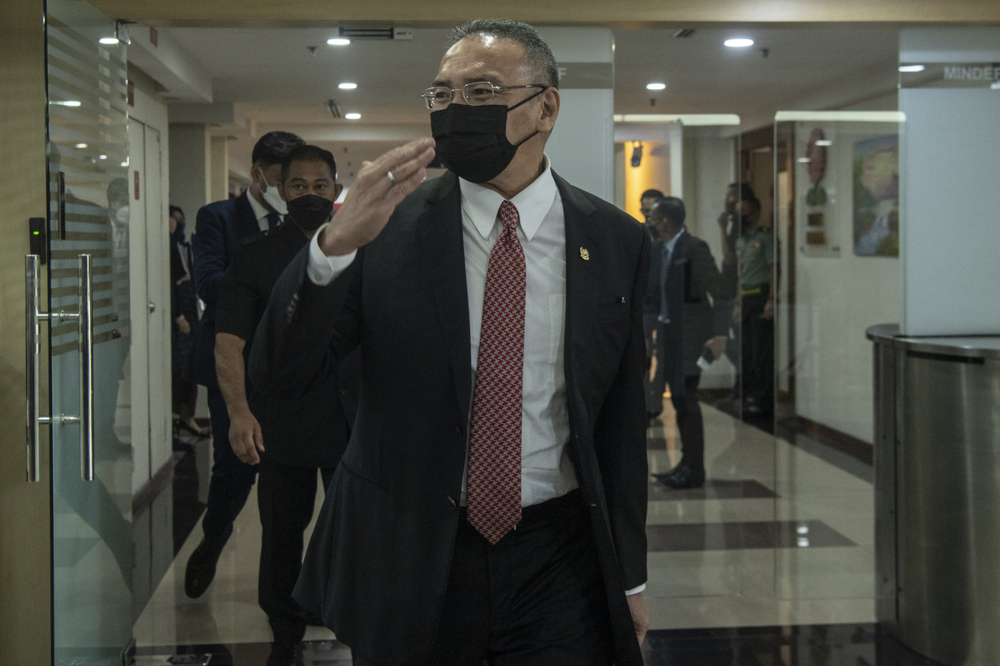 Senior Defence Minister Datuk Seri Hishammuddin Hussein at a special press conference in conjunction with the Covid-19 Quartet Ministerial Meeting at Wisma Pertahanan in Kuala Lumpur, February 8, 2022. u00e2u20acu2022 Bernama pic 