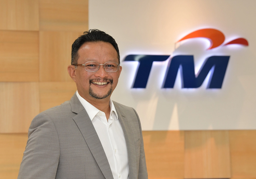 TM group CEO Imri Mokhtar said submarine cable expansion remains a key element in TM's goal to make Malaysia the ideal gateway to the rest of the world. u00e2u20acu201d Picture via SoyaCincau