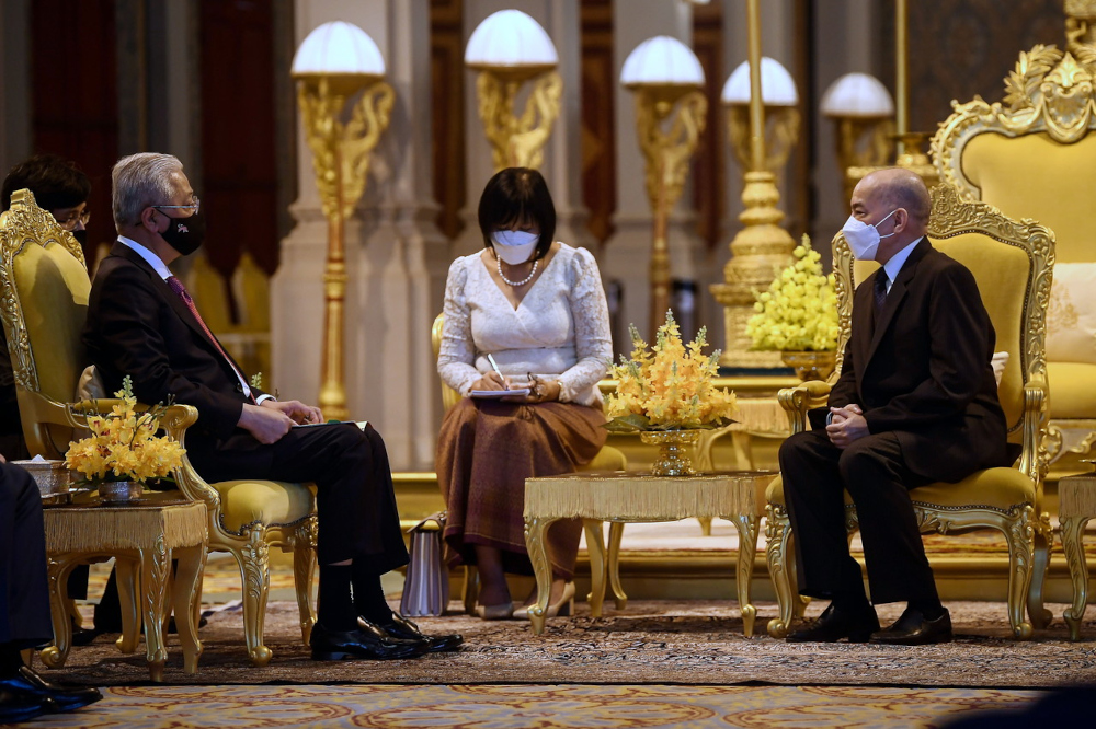 King of Cambodia Norodom Sihamoni (right) meeting with Prime Minister Datuk Seri Ismail Sabri Yaakob (left) at the Royal Palace of Cambodia in Phnom Penh, February 24, 2022. u00e2u20acu201d Bernama pic 