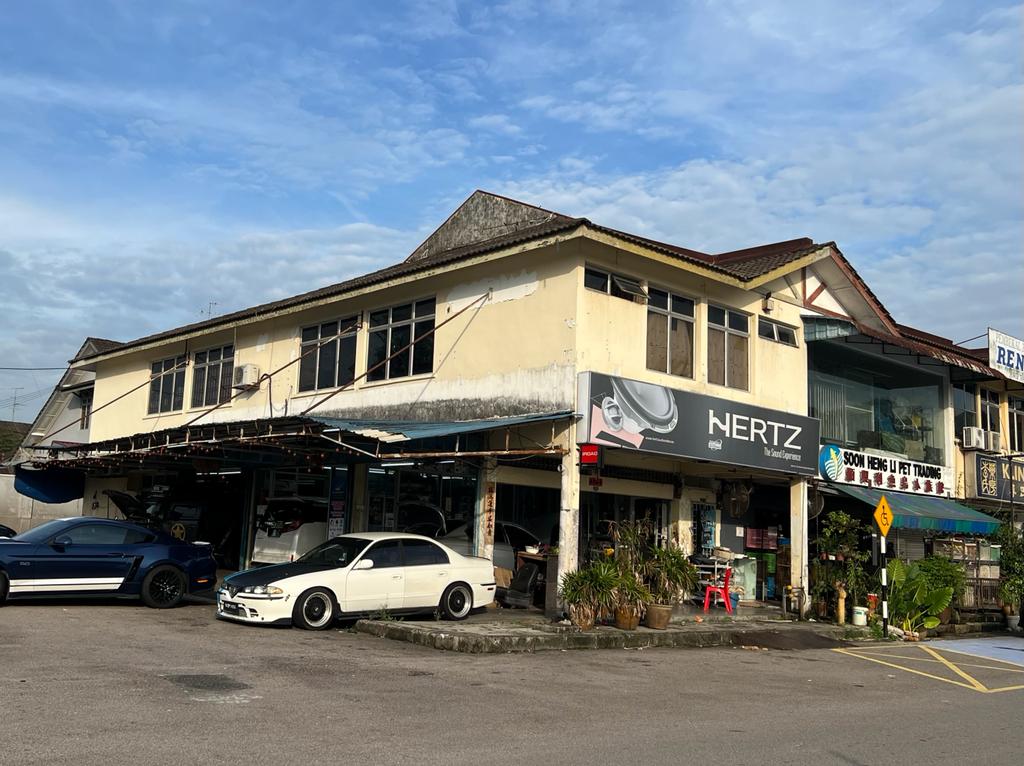 A car accessory shop in Taman Perling near the Second Link crossing is not that affected by the border closure as it has a strong local customer base. — Picture by Ben Tan
