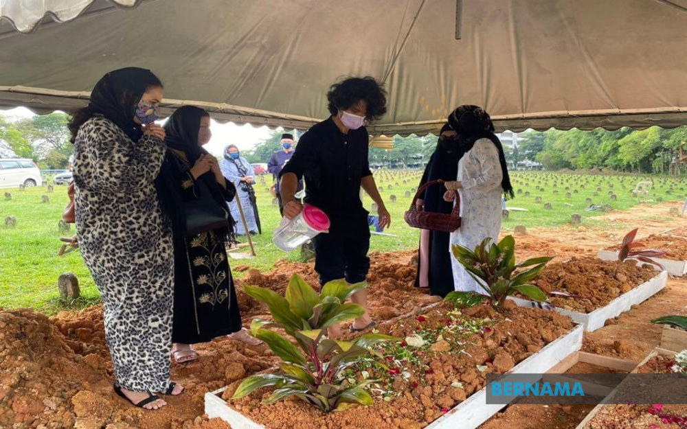 Jit Murad, who passed away last Saturday, was confirmed to have died from a heart attack. u00e2u20acu201d Picture from Twitter/Bernama 