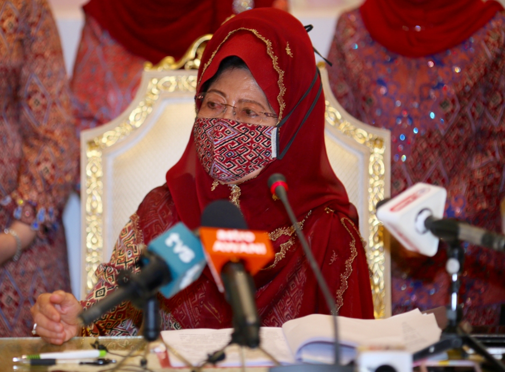 Datuk Seri Fatimah Abdullah speaks at a press conference after the PBB Women supreme council meeting February 5, 2022. u00e2u20acu201c Muhammad Rais Sanusi/Borneo Post pic