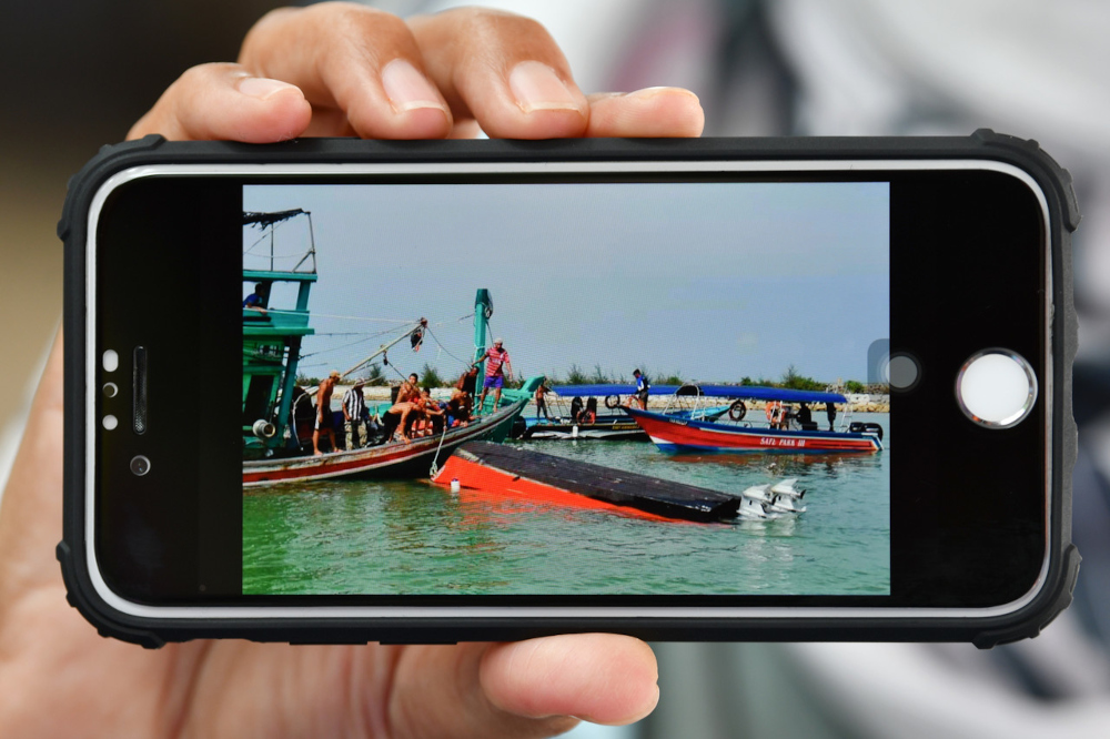In the 3.30pm incident on January 31, a tourist boat from Pulau Perhentian ferrying 29 passengers collided with a boat carrying three fishermen at the Besut River estuary near the Kuala Besut Jetty. u00e2u20acu201d Bernama pic 