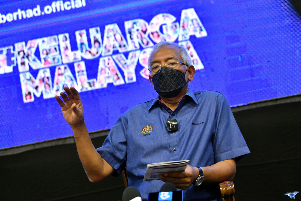 Datuk Seri Mahdzir Khalid at a press conference after attending Felcra Berhadu00e2u20acu2122s final distribution of distributable profits for 2021 in Kluang, Johor, February 24, 2022. u00e2u20acu201d Bernama pic 
