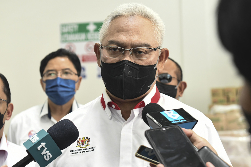 Entrepreneur and Cooperative Development Minister Tan Sri Noh Omar speaks to the media in Johor Baru, February 22, 2022. u00e2u20acu201d Bernama pic 