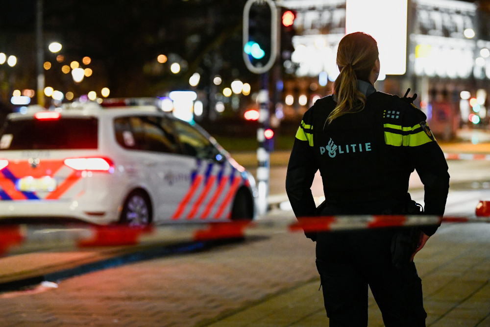 A police officer stands near an Apple store in central Amsterdam during a hostage incident in the store, in Amsterdam, Netherlands February 22, 2022. u00e2u20acu201d Reuters pic