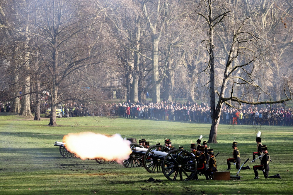 Members of the Kingu00e2u20acu2122s Troop, Royal Horse Artillery perform a Royal Gun Salute in Green Park to mark the 70th anniversary of Britainu00e2u20acu2122s Queen Elizabeth ascending the throne, in London February 7, 2022. u00e2u20acu201d Reuters pic