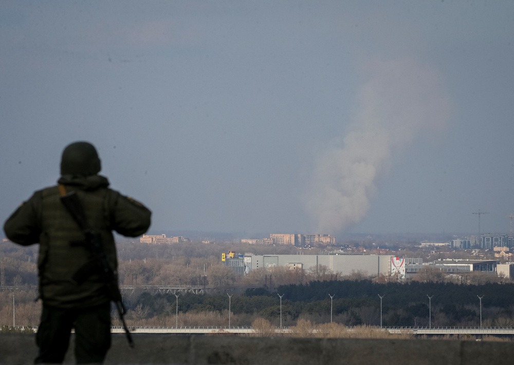A serviceman of Ukrainian National Guard guards in central Kyiv, Ukraine February 25, 2022. u00e2u20acu201d Reuters pic