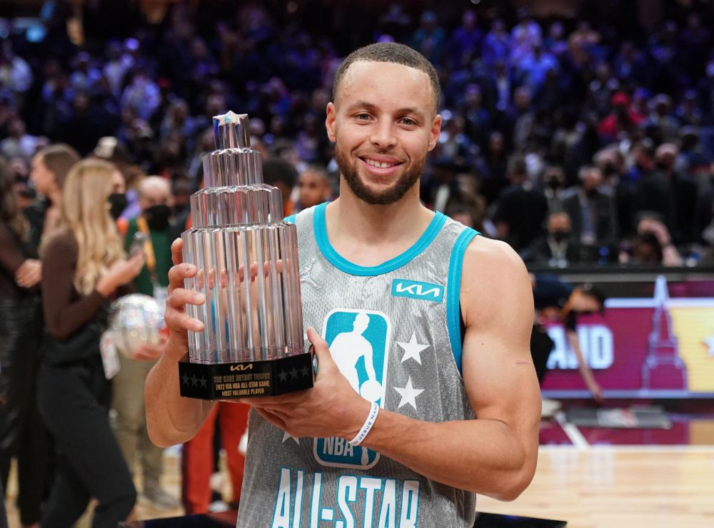 Team LeBron guard Stephen Curry (30) holds the Kobe Bryant Trophy after the 2022 NBA All-Star Game at Rocket Mortgage FieldHouse in Ohio February 20, 2022. u00e2u20acu201d Reuters pic
