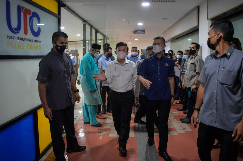 Finance Minister Datuk Seri Tengku Zafrul Abdul Aziz visits Penangu00e2u20acu2122s Urban Transformation Centre. With is Penang Chief Minister Chow Kon Yeow, February 11, 2022. u00e2u20acu2022 Bernama pic 
