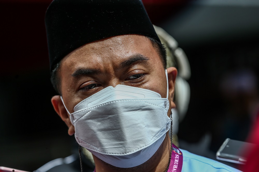 Perikatan candidate Zulkifli Bujang is seen at the nomination centre in Larkin February 26, 2022. ― Picture by Hari Anggara