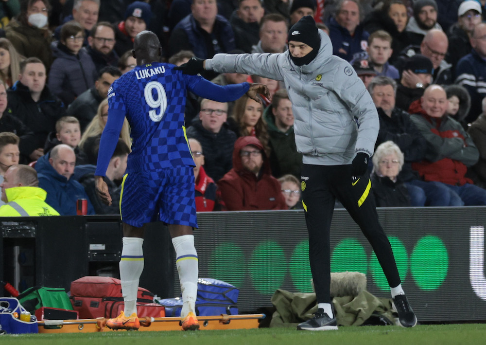Chelsea's Romelu Lukaku is congratulated by manager Thomas Tuchel as he is substituted, Middlesbrough March 19, 2022. u00e2u20acu201d Action Images via Reuters/Lee Smith