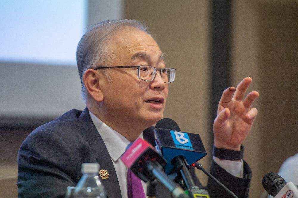 Transport Minister Datuk Seri Wee Ka Siong speaks during the press conference on MRT 3 circle line project in Bangsar, Kuala Lumpur March 15, 2022. u00e2u20acu201d Picture by Shafwan Zaidon