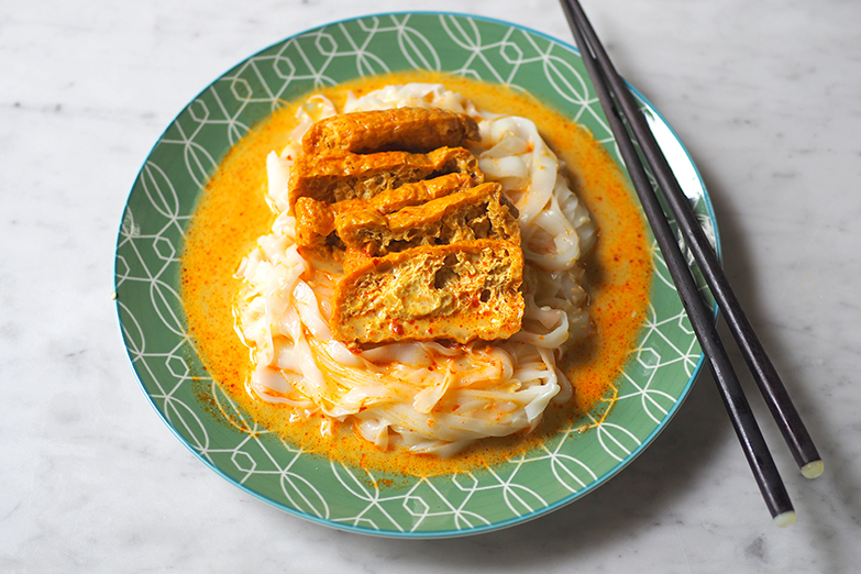 The curry chee cheong fun is paired with fluffy bean curd puffs.