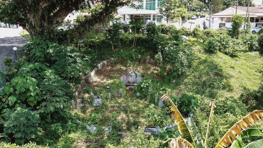 The site of Foo Teng Nyongu00e2u20acu2122s grave is pictured near Jalan Bunga Telang in Penang March 2, 2022. u00e2u20acu201d Picture by Sayuti Zainudin