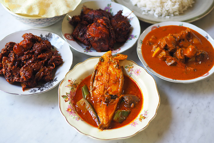 The food cooked here has a home style taste with a mild spiciness that makes it easy to eat.