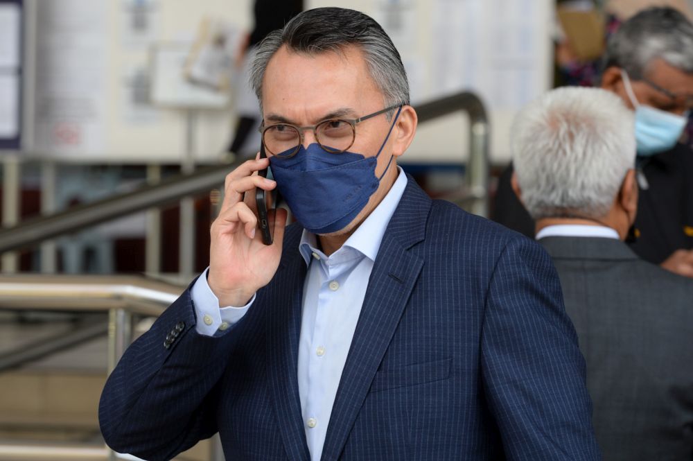 Former 1MDB director Tan Sri Ismee Ismail is pictured at the Kuala Lumpur High Court March 21, 2022. u00e2u20acu201d Picture by Devan Manuel