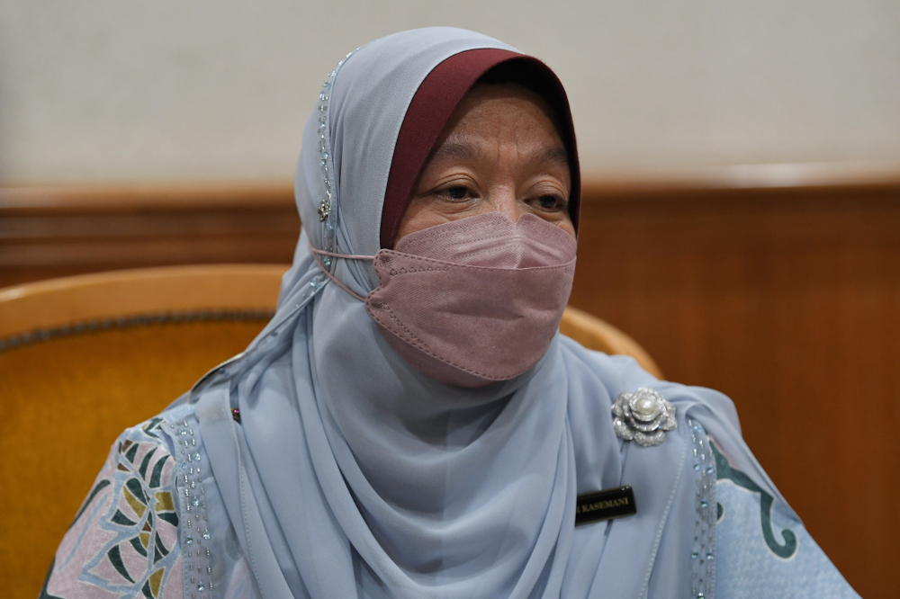 State health director Datuk Dr Kasemani Embong said so far 49 flood victims who tested positive for Covid-19 and 78 close contacts were housed at the centres. u00e2u20acu2022 Bernama pic 