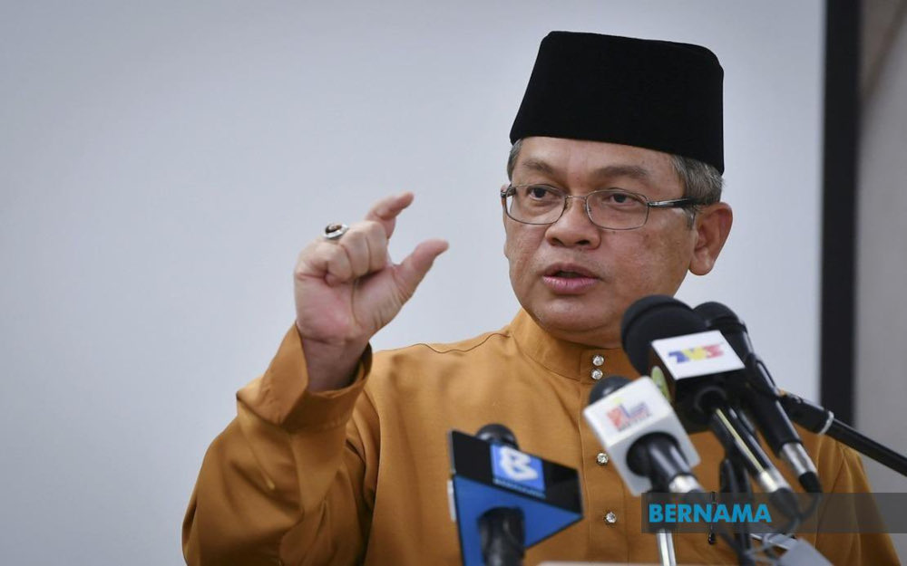Shariah Chief Judge Datuk Mohd Nau00e2u20acu2122im Mokhtar said when the Syariah Court received a divorce application, with both parties agreeing on the alimony, then the judge would make the decision on both matters simultaneously. u00e2u20acu2022 Picture from Twitter/Bernama 
