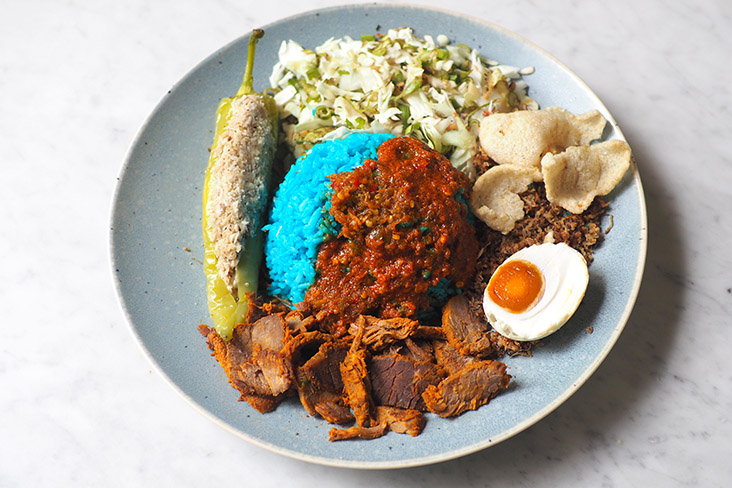 The ‘nasi kerabu tumis’ is paired with an excellent ‘solok lada’ and tender pieces of ‘daging bakar’