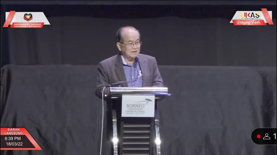 Uggah speaking at the dinner held in conjunction with the National Conference on Dayak Women, held at Borneo Convention Centre Kuching (BCCK). u00e2u20acu2022 Borneo Post pic