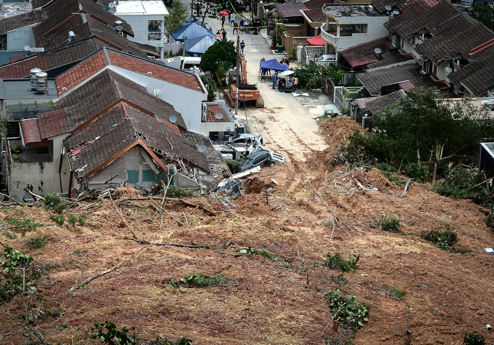 A view from the top of the slope where the landslide occurred yesterday in Taman Bukit Permai 2 Ampang, March 11, 2022. u00e2u20acu201d Bernama pic 