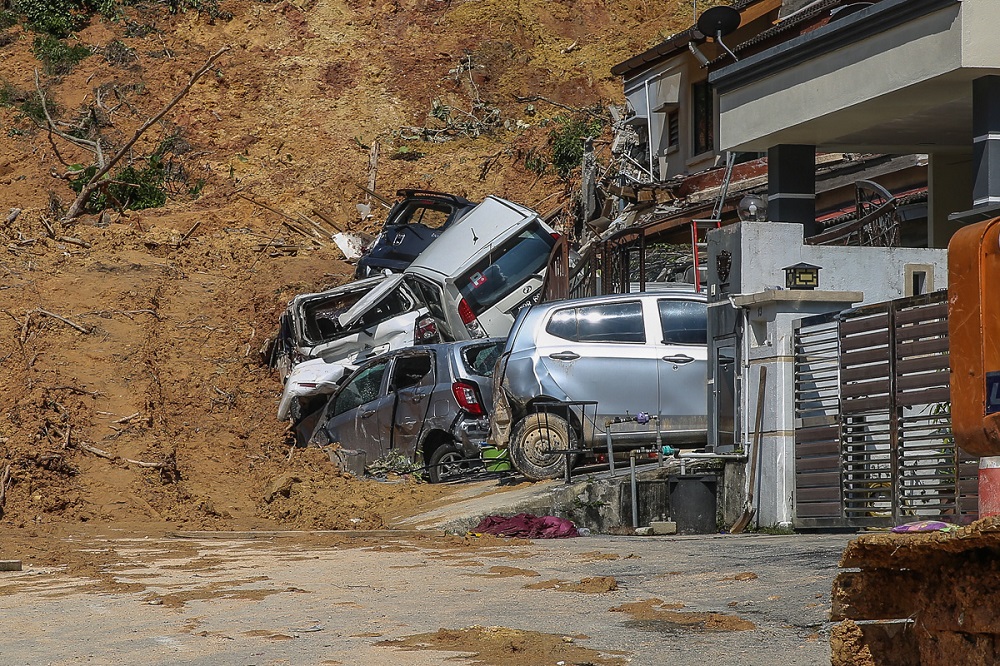 A general view of the landslide area at Taman Bukit Permai 2 in Ampang March 12, 2022. u00e2u20acu2022 Picture by Yusof Mat Isa