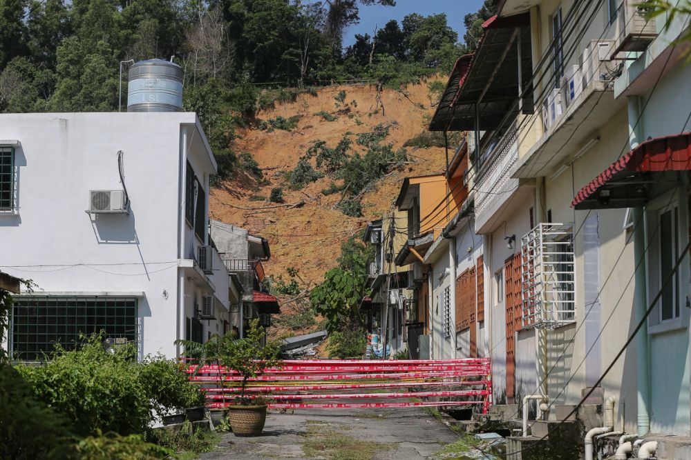 A general view of the site of the landslide at Taman Bukit Permai 2 in Ampang March 12, 2022. u00e2u20acu2022 Picture by Yusof Mat Isann