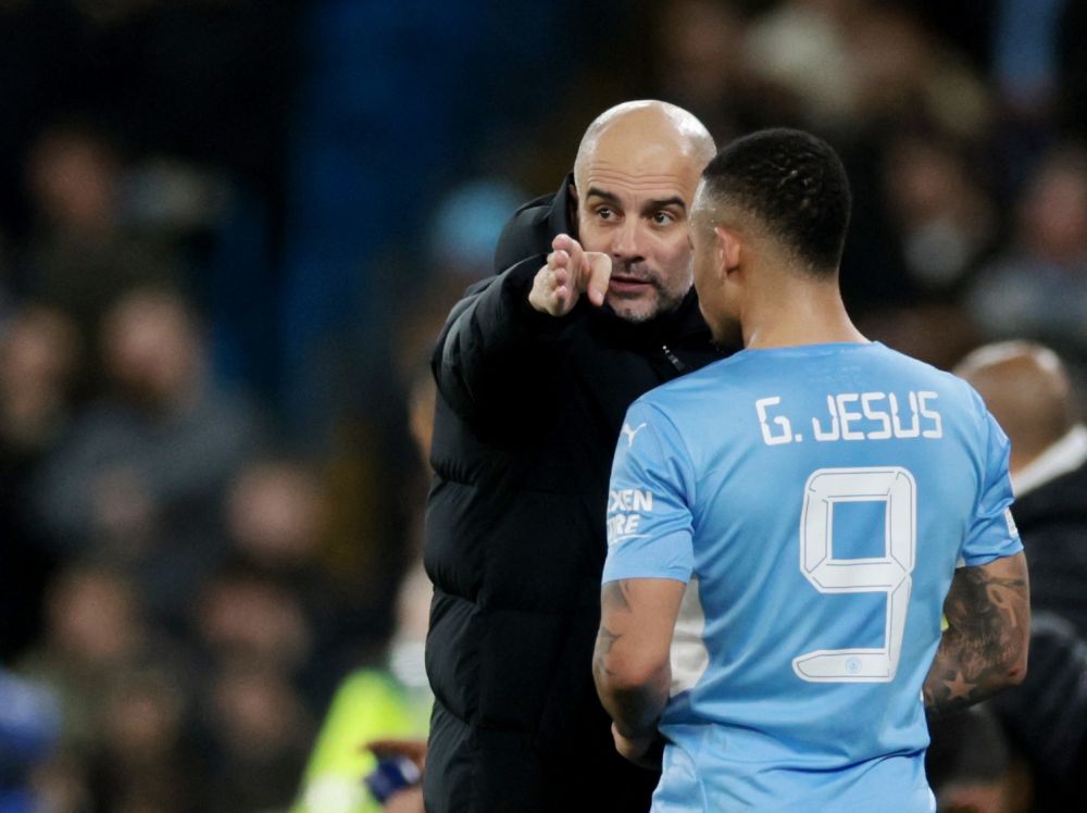 Manchester City manager Pep Guardiola talks to Gabriel Jesus during the match against Sporting CP at the Etihad Stadium, Manchester March 9, 2022. u00e2u20acu201d Reuters picnnn