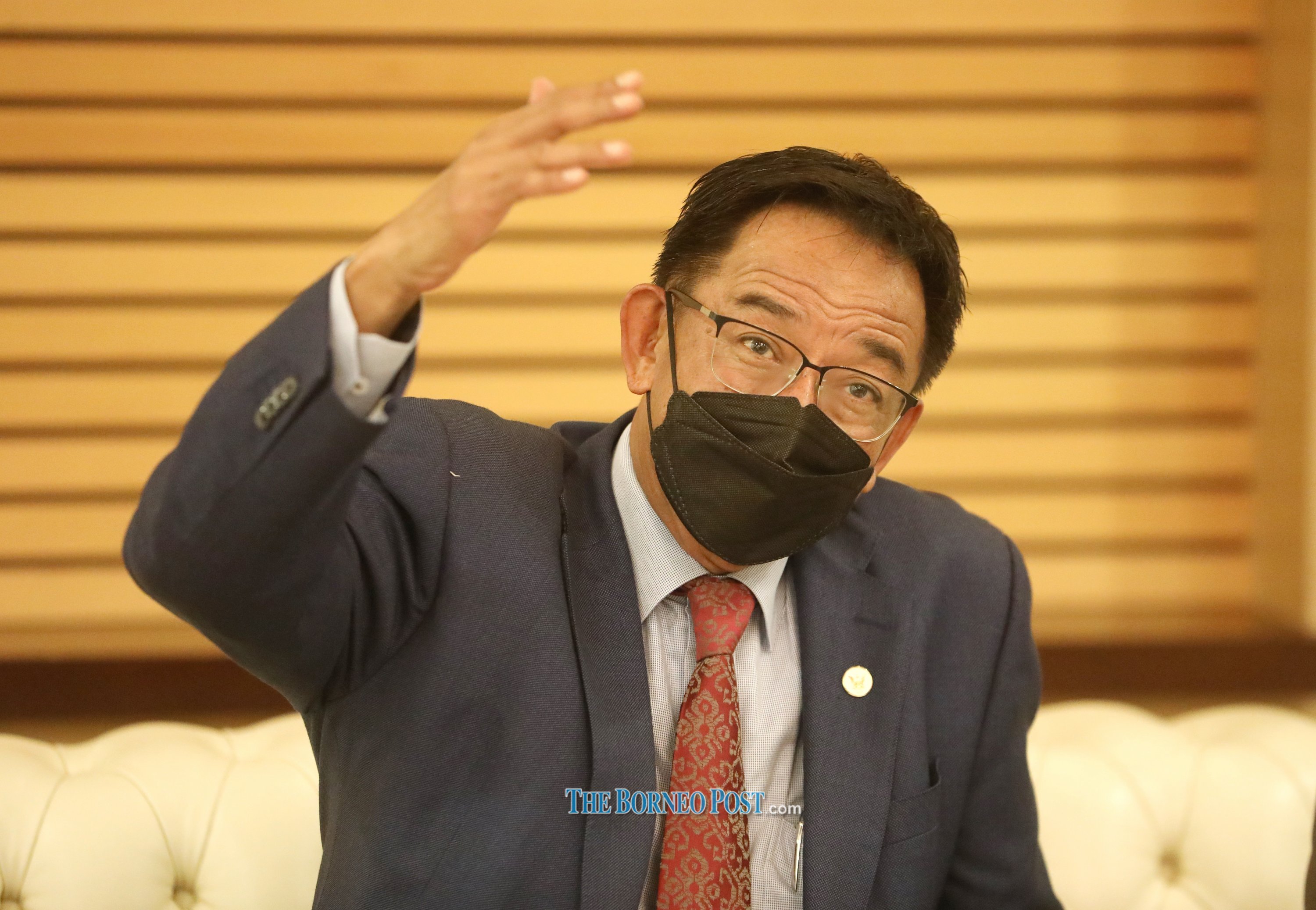 Abdul Karim emphasises a point during a press conference on October 15, 2021. u00e2u20acu2022 Picture by Chimon Upon/Borneo Post