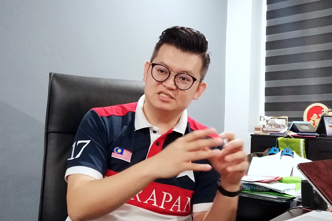 Bandar Kuching MP Dr Kelvin Yii says the Sarawak government should be transparent and reveal the number of Covid-19 cases and clusters in the state. u00e2u20acu2022 Borneo Post pic