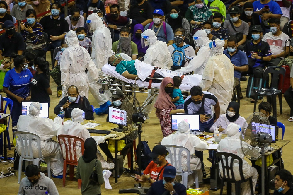 This picture was taken at a Covid-19 Assessment Centre (CAC) at Malawati Stadium in Shah Alam on July 14, 2021. u00e2u20acu2022 Picture by Yusof Mat Isa