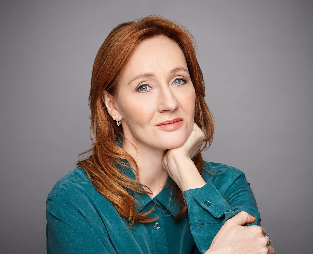 JK Rowling has been receiving hate comments from Twitter after criticising Scotlandu00e2u20acu2122s Gender Reform Bill that allows trans people to easily change their gender. u00e2u20acu201d Picture via Facebook/J.K.Rowling 