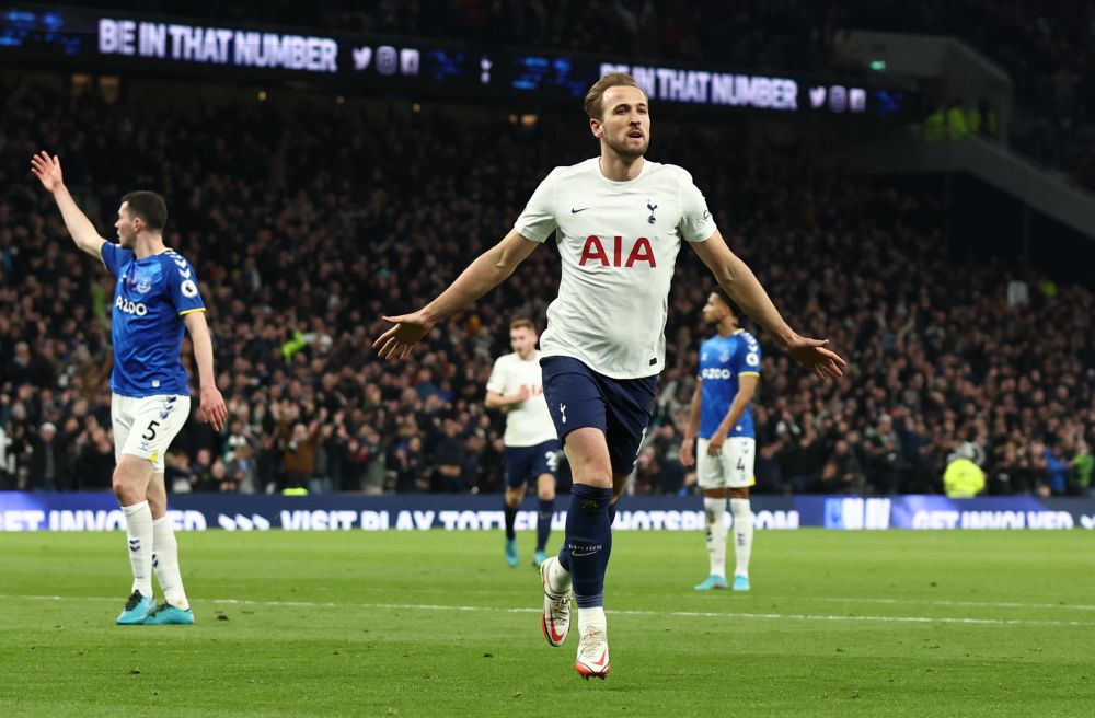 Tottenham Hotspur's Harry Kane celebrates scoring their third goal against Everton at the Tottenham Hotspur Stadium, London March 7, 2022. u00e2u20acu201d Reuters pic