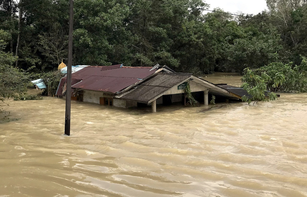 Terbok surau overcome by flood water in Pasir Mas, Kelantan, March 1, 2022. u00e2u20acu2022 Bernama pic 